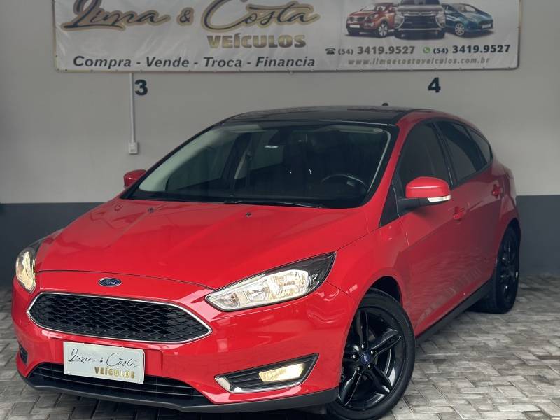 FORD - FOCUS - 2017/2017 - Vermelha - R$ 68.900,00