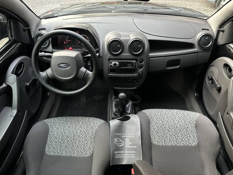 FORD - KA - 2012/2013 - Preta - R$ 20.900,00