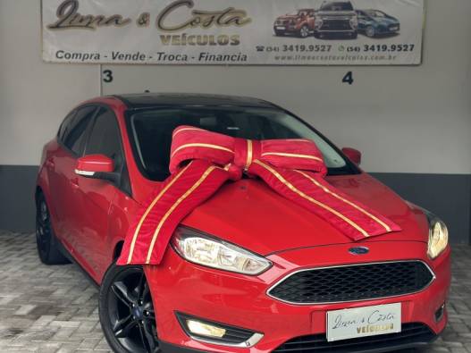 FORD - FOCUS - 2017/2017 - Vermelha - R$ 68.900,00