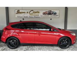 FORD - FOCUS - 2017/2017 - Vermelha - R$ 68.900,00