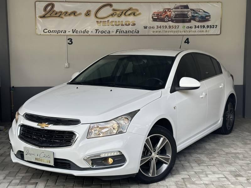 CHEVROLET - CRUZE - 2015/2016 - Branca - R$ 73.900,00