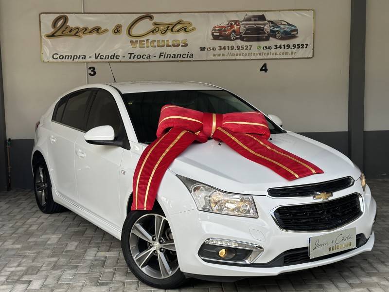 CHEVROLET - CRUZE - 2015/2016 - Branca - R$ 73.900,00