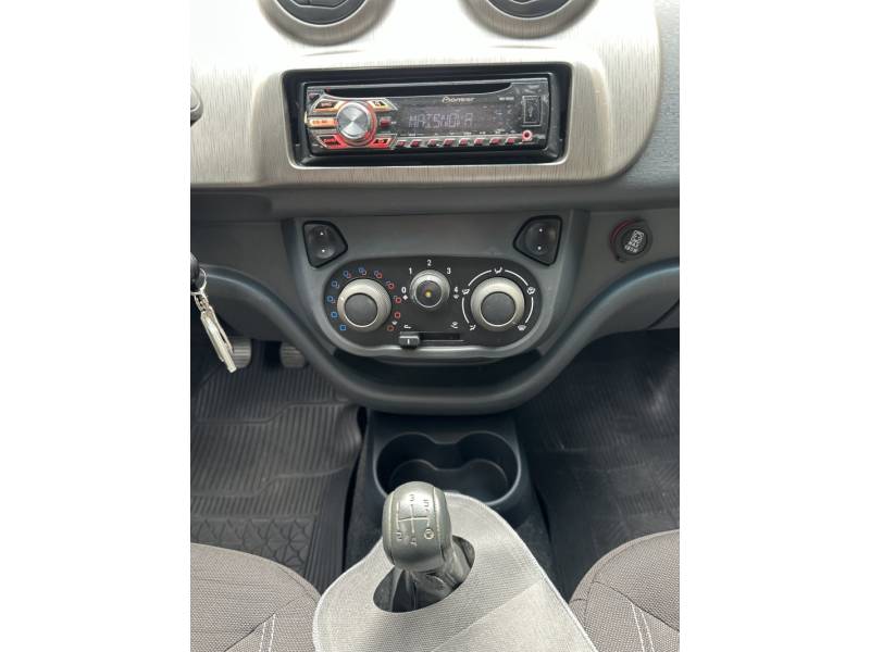 FIAT - UNO - 2014/2014 - Prata - R$ 36.900,00