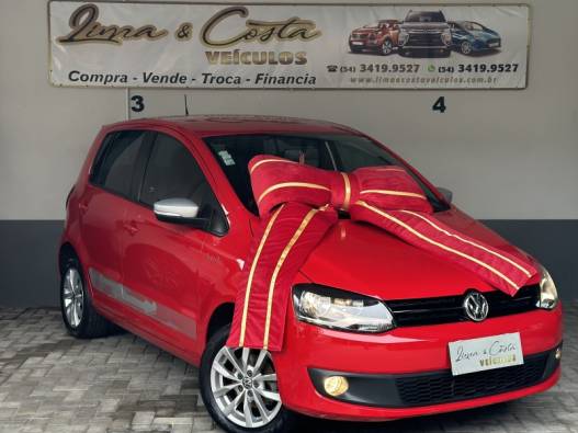 VOLKSWAGEN - FOX - 2013/2014 - Vermelha - R$ 44.900,00