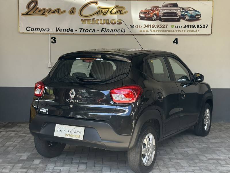 RENAULT - KWID - 2021/2022 - Preta - R$ 48.900,00