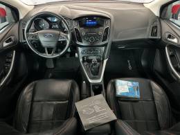 FORD - FOCUS - 2017/2017 - Vermelha - R$ 68.900,00